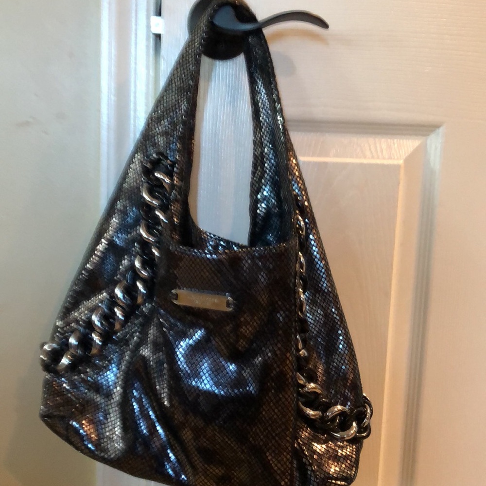 Michael Kors shoulder purse with accent chain - Picture 2 of 7